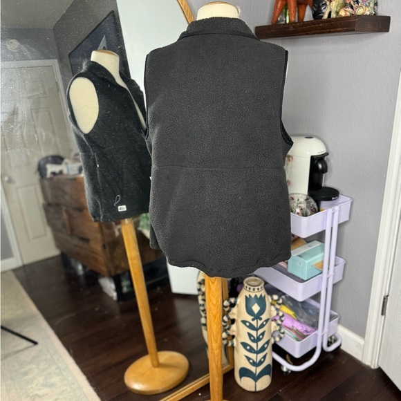 North‎ face Black Fleece Vest - Picture 3 of 3